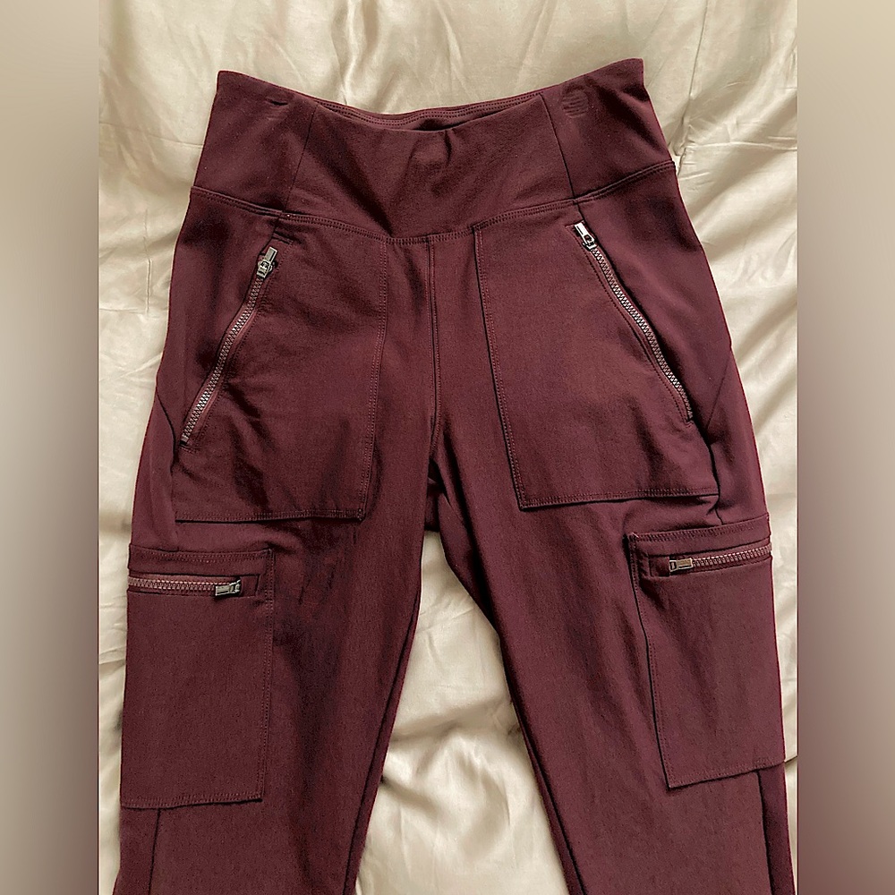 Athleta Headlands Hybrid Cargo tights